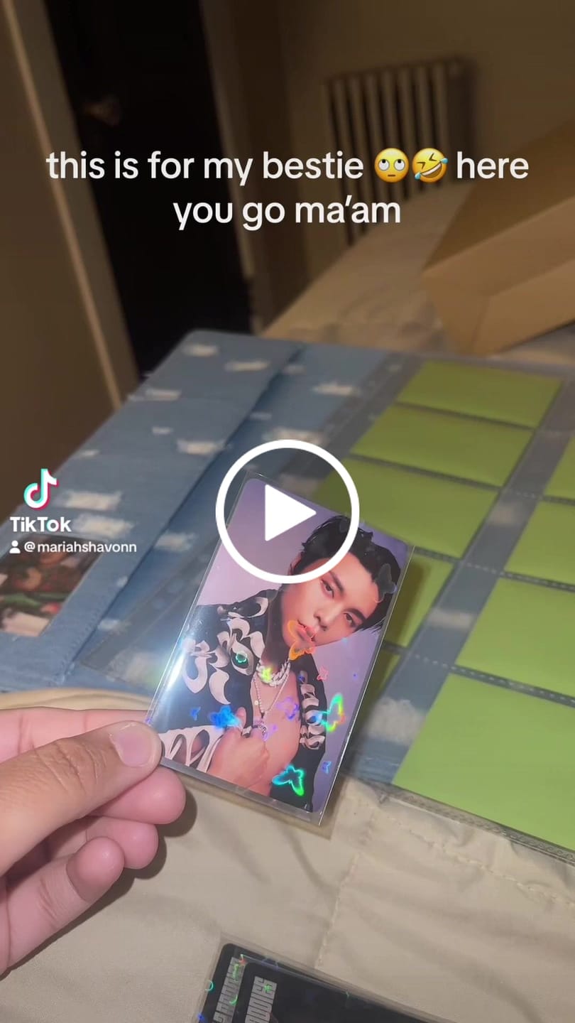 Customer video review of PREMIUM HOLOGRAPHIC PHOTOCARD SLEEVES - BUTTERFLY VERSION