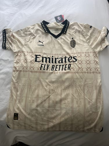 Customer photo review of MAGLIA MILAN SPECIAL EDITION 2024/25