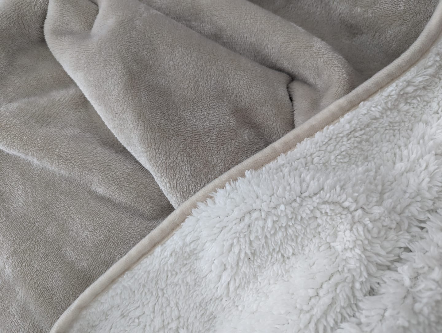 Customer photo review of Waterproof Splash Blanket™️ - Champagne The OG