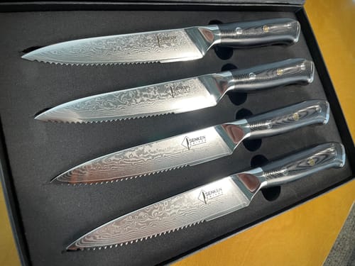 Customer photo review of "Shogun" VG10 Damascus Steel Steak Knife Set - 67-Layer Damascus Steel with Full-Body G10 Handle