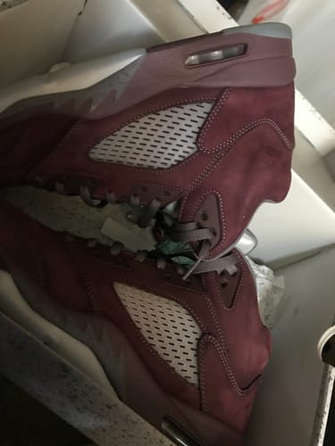 Customer photo review of Air Jordan 5 Retro SE 'Burgundy' 2023