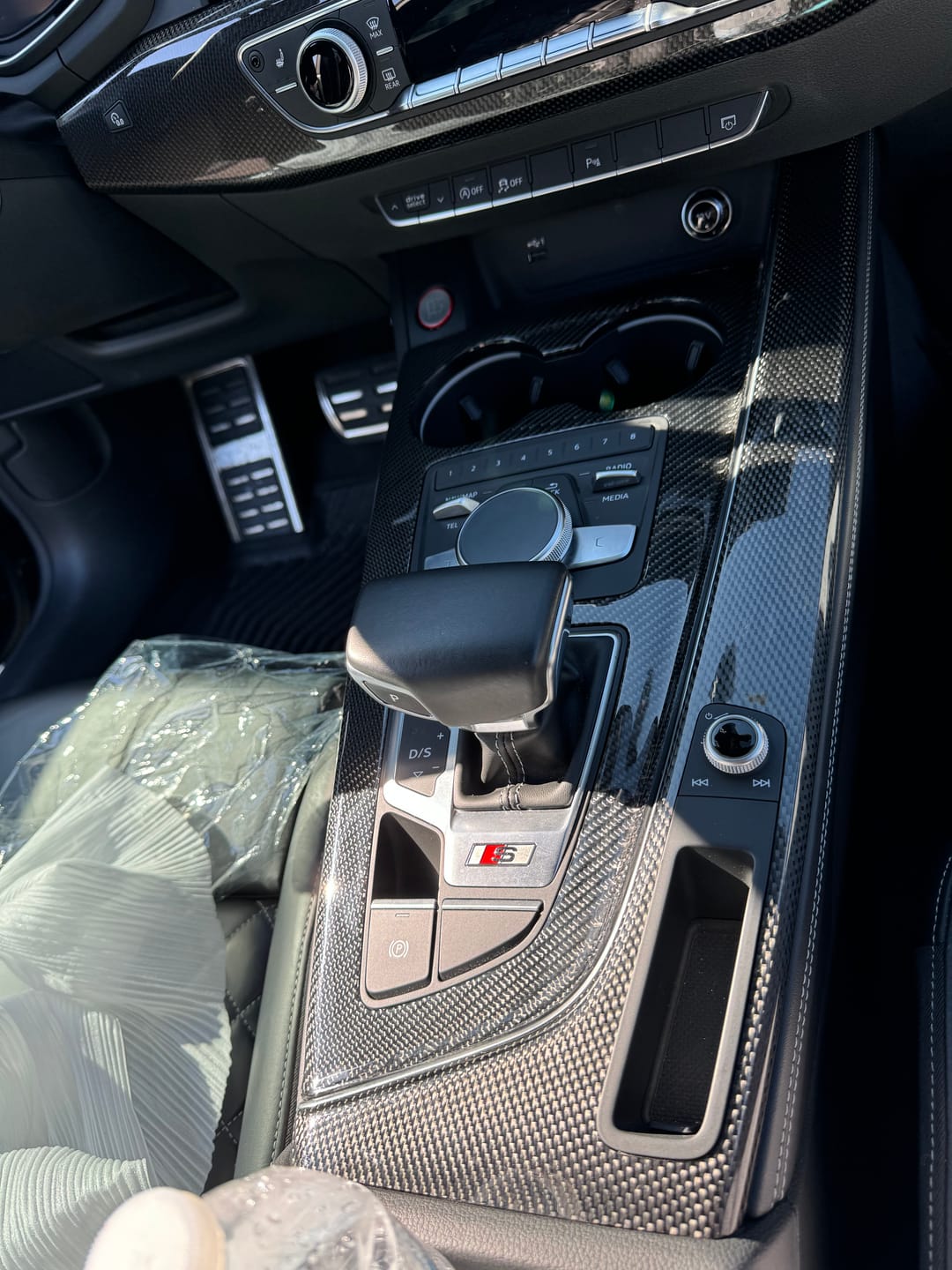 Customer photo review of EZT Audi B9/B9.5 A4/A5/S4/S5/RS5 Interior Center Console Trim