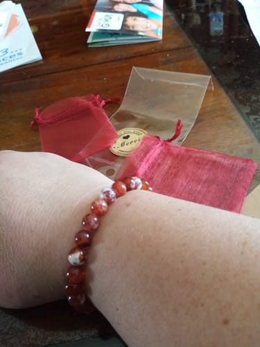 Customer photo review of Bracelet en perles d'agate de feu 8mm