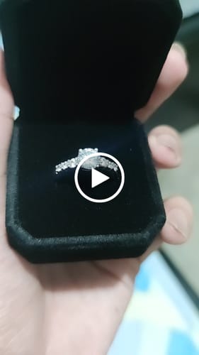 Customer video review of 1.5ct Slovenia Engagement Ring