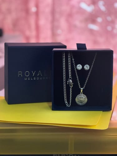 Customer photo review of Medusa Pendant (White Gold)