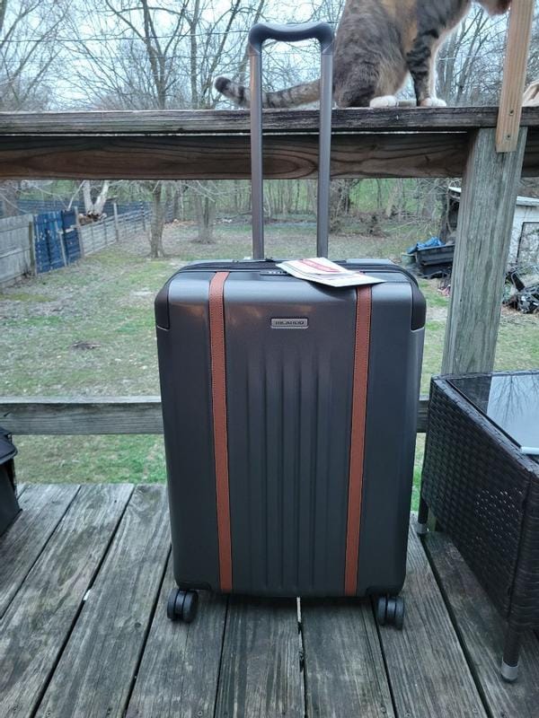 Customer photo review of Montecito 2.0 Hardside Medium Check-in Expandable Spinner
