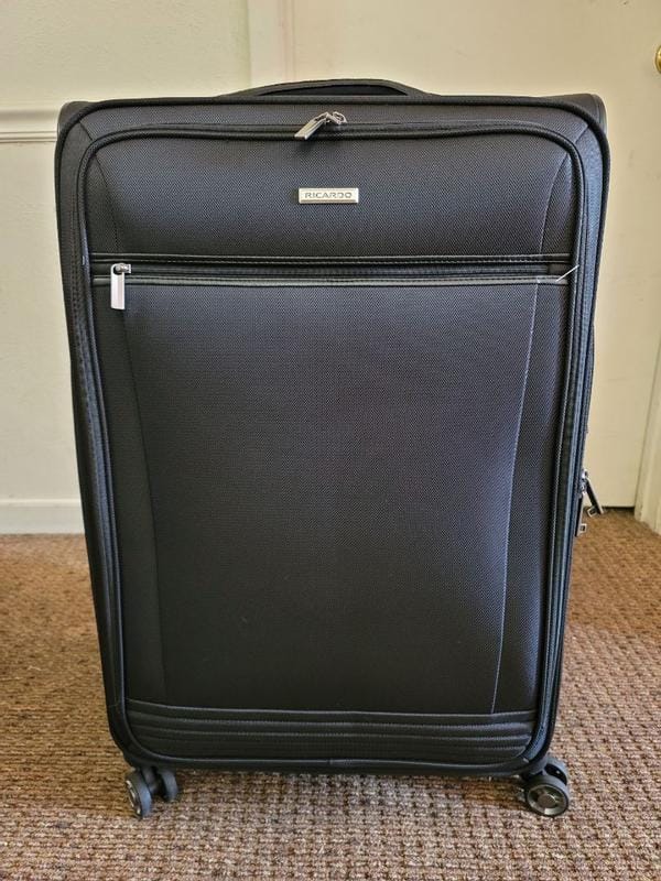 Customer photo review of Avalon Softside Large Check-In Expandable Spinner