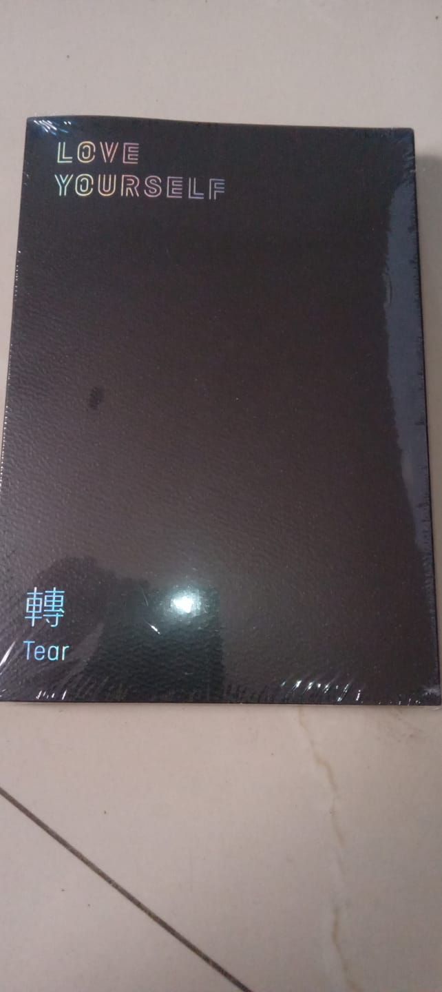 Customer photo review of BTS - 3RD FULL ALBUM LOVE YOURSELF 轉 TEAR