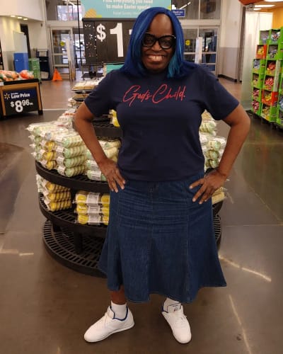 Customer photo review of Big Signature Tee " Navy Blue "