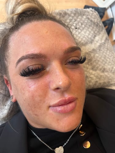 Customer photo review of 0.07 Easy Fan Russian Volume Cashmere Lashes (16 lines)