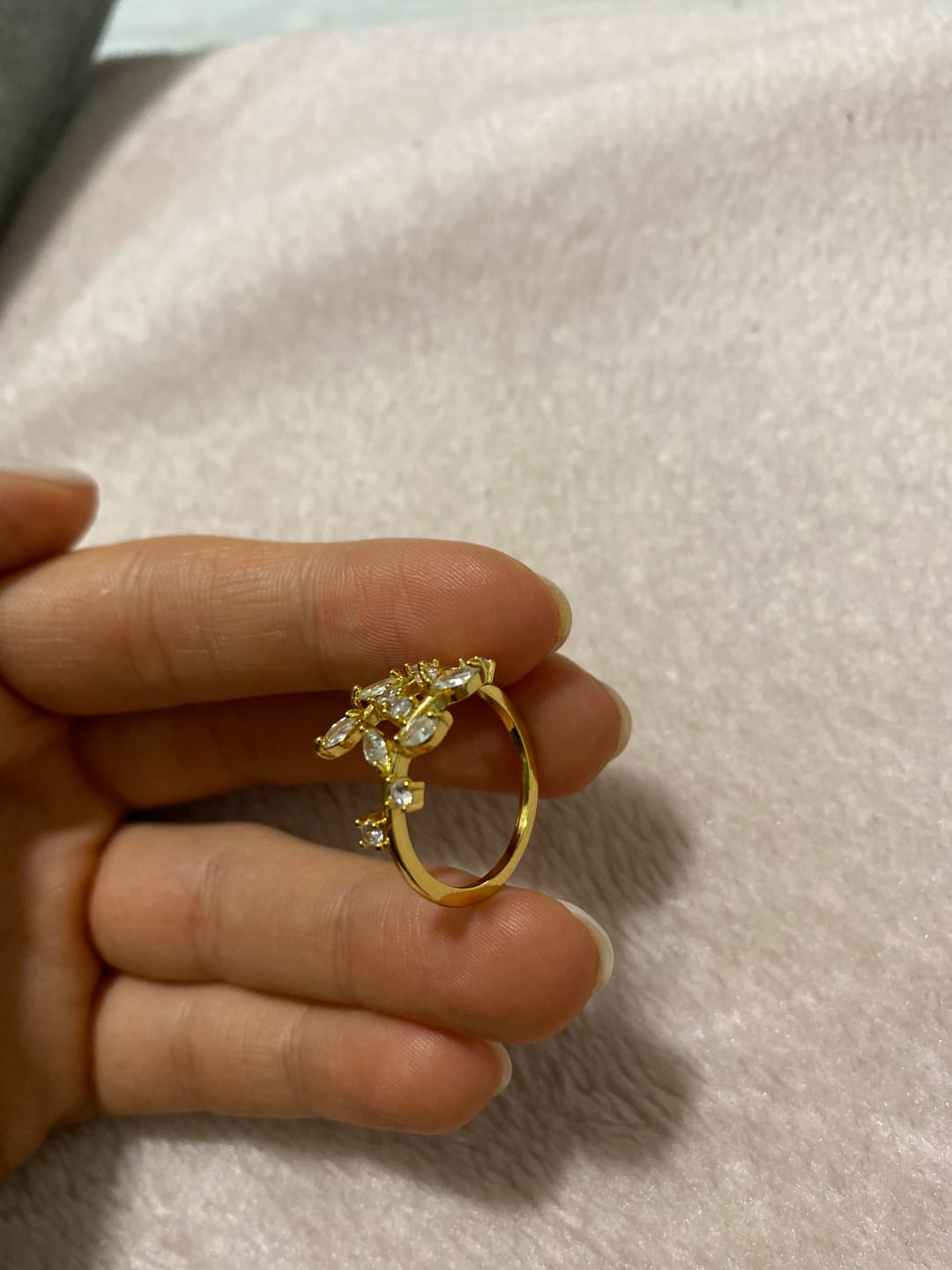Customer photo review of 18K Crystal Vine Ring
