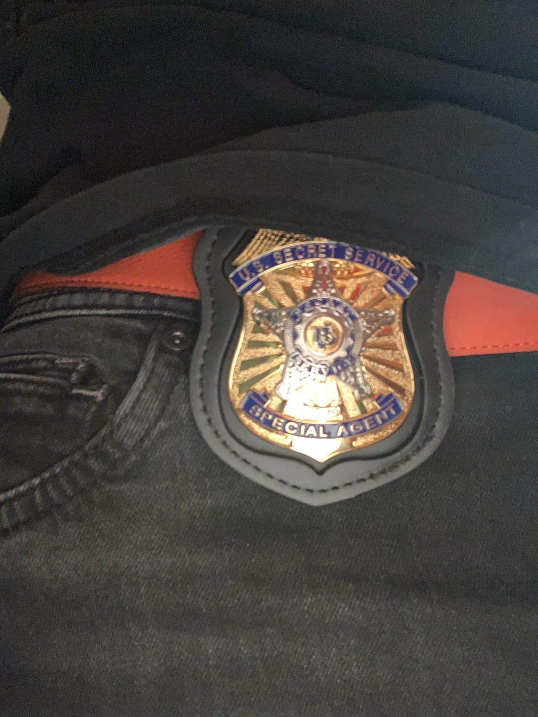 Customer photo review of Genuine Leather Inset Type Holder/ Holster/ Wallet For US Federal Police Badges