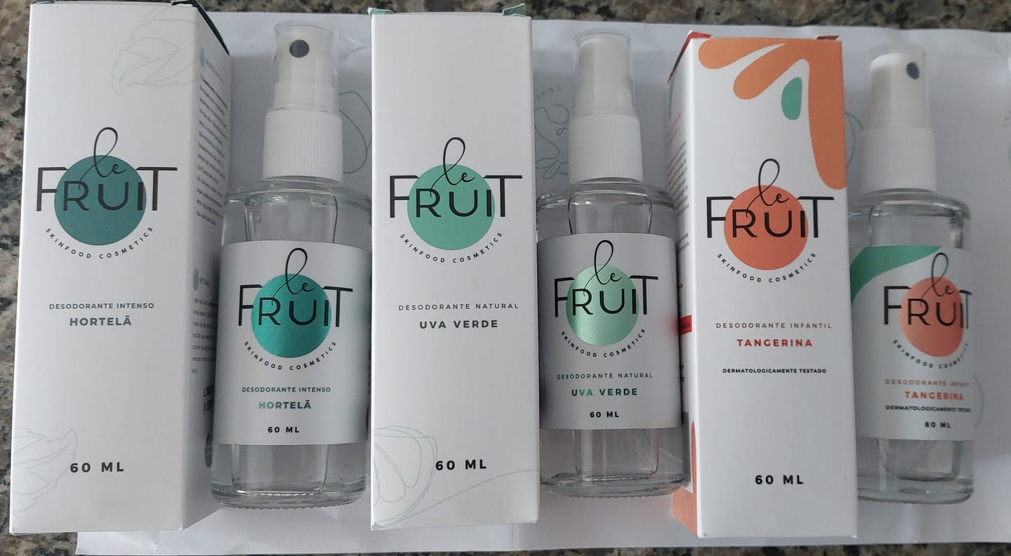 Customer photo review of Desodorante Longa Duração