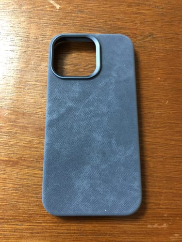 Customer photo review of RoyalLuxe Magnetic iPhone Case