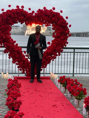 Customer photo review of 8ft Romantic Atmosphere Heart Shaped Red Rose Flower Wall Wedding Decoration Indoor