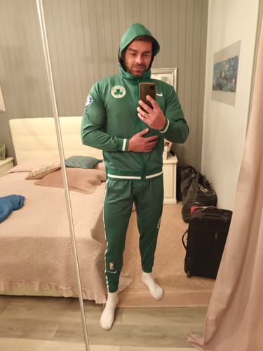 Customer photo review of KIT Tuta con cappuccio Celtics NBA