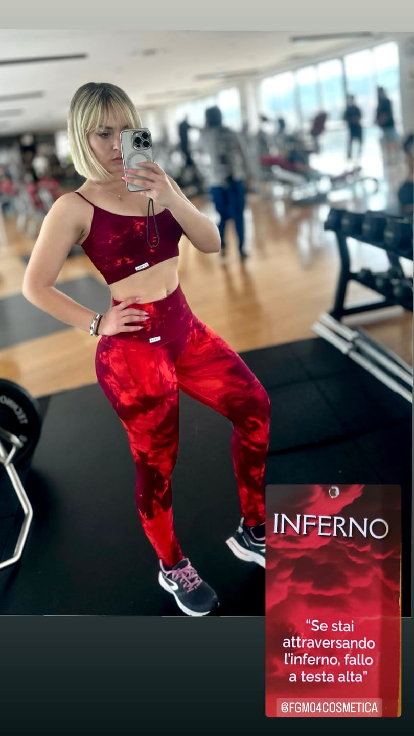 Customer photo review of Leggings Maltinto Rosso Inferno