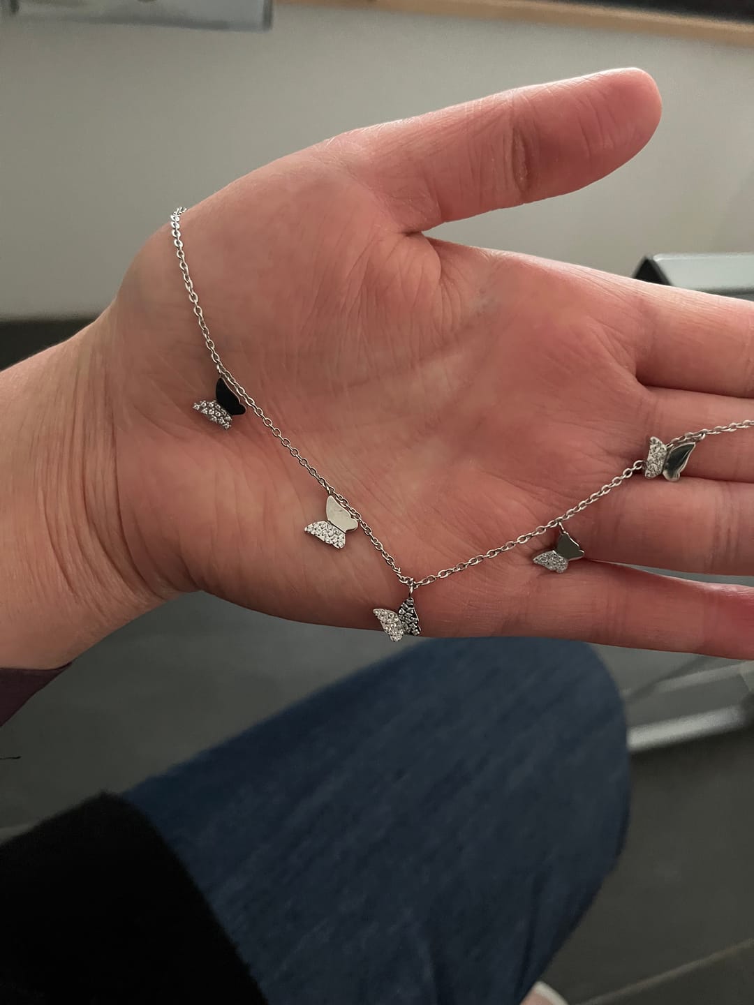 Customer photo review of Crystal Butterfly Halskette | 18K vergoldet
