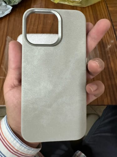 Customer photo review of RoyalLuxe Magnetic iPhone Case