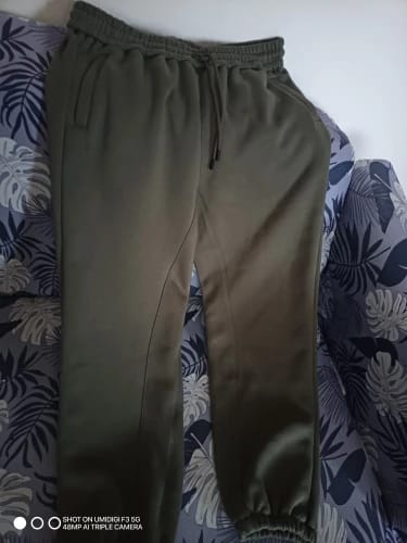 Customer photo review of INFLATION Solid Color Thick Fleece Jogger Pants
