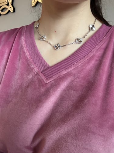 Customer photo review of CLOVER NECKLACE 10 MOTIFS SILVER