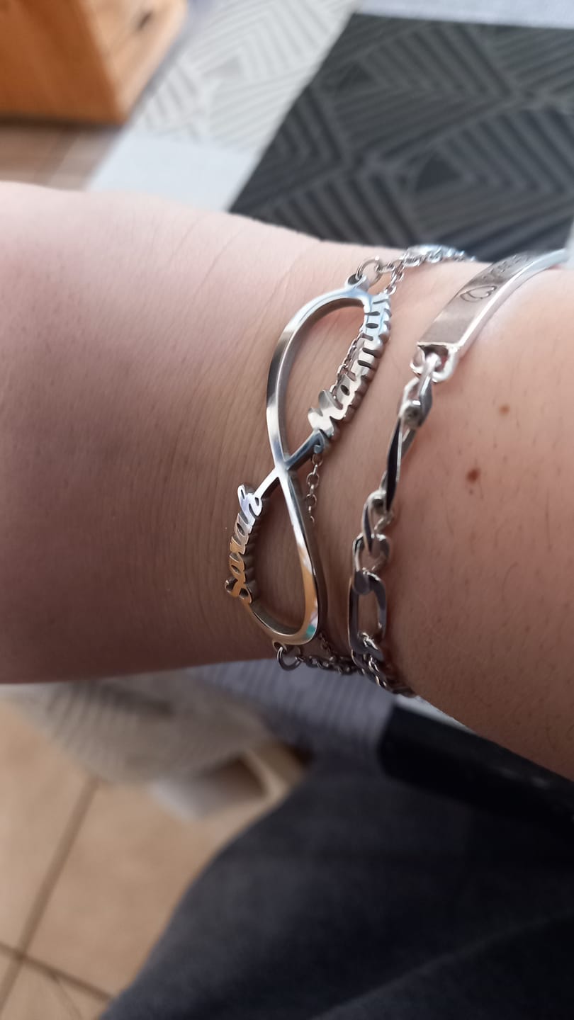 Customer photo review of Bracelet Infini