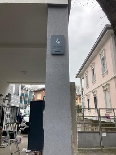 Customer photo review of Numero civico e testo luminoso modello Lux Vertical