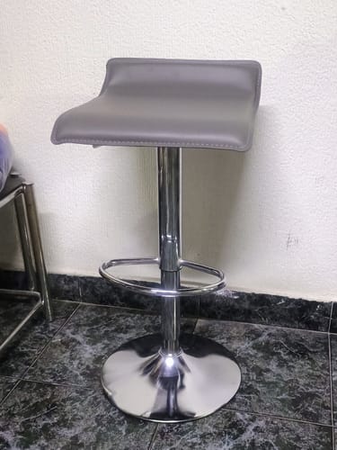 Customer photo review of 2 Bancos Altos Barra Cocina Bar Cantina Cafeteria Desayunado Gris