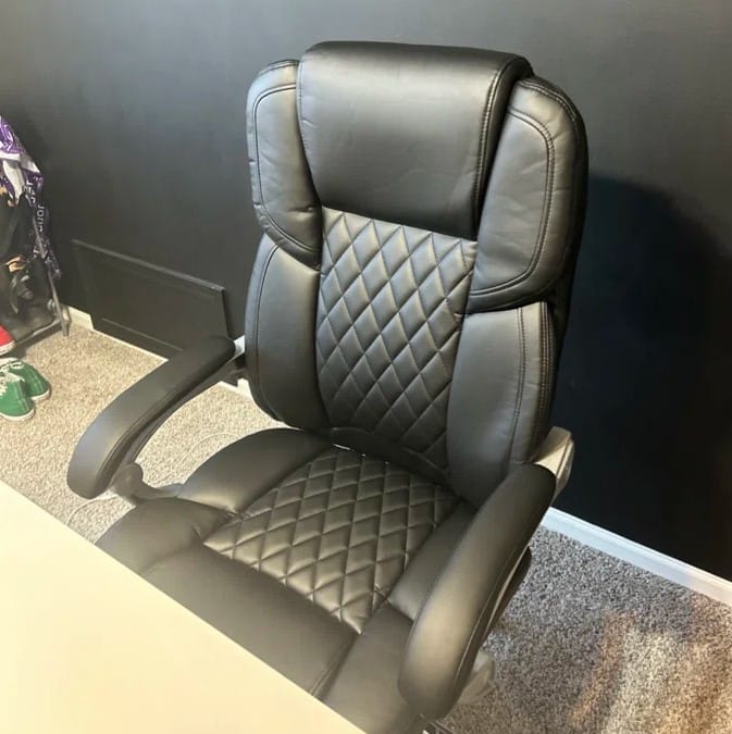 Customer photo review of Executive Office Chair, Ergonomic Desk Chair Big and Tall Massage and Heated, Black