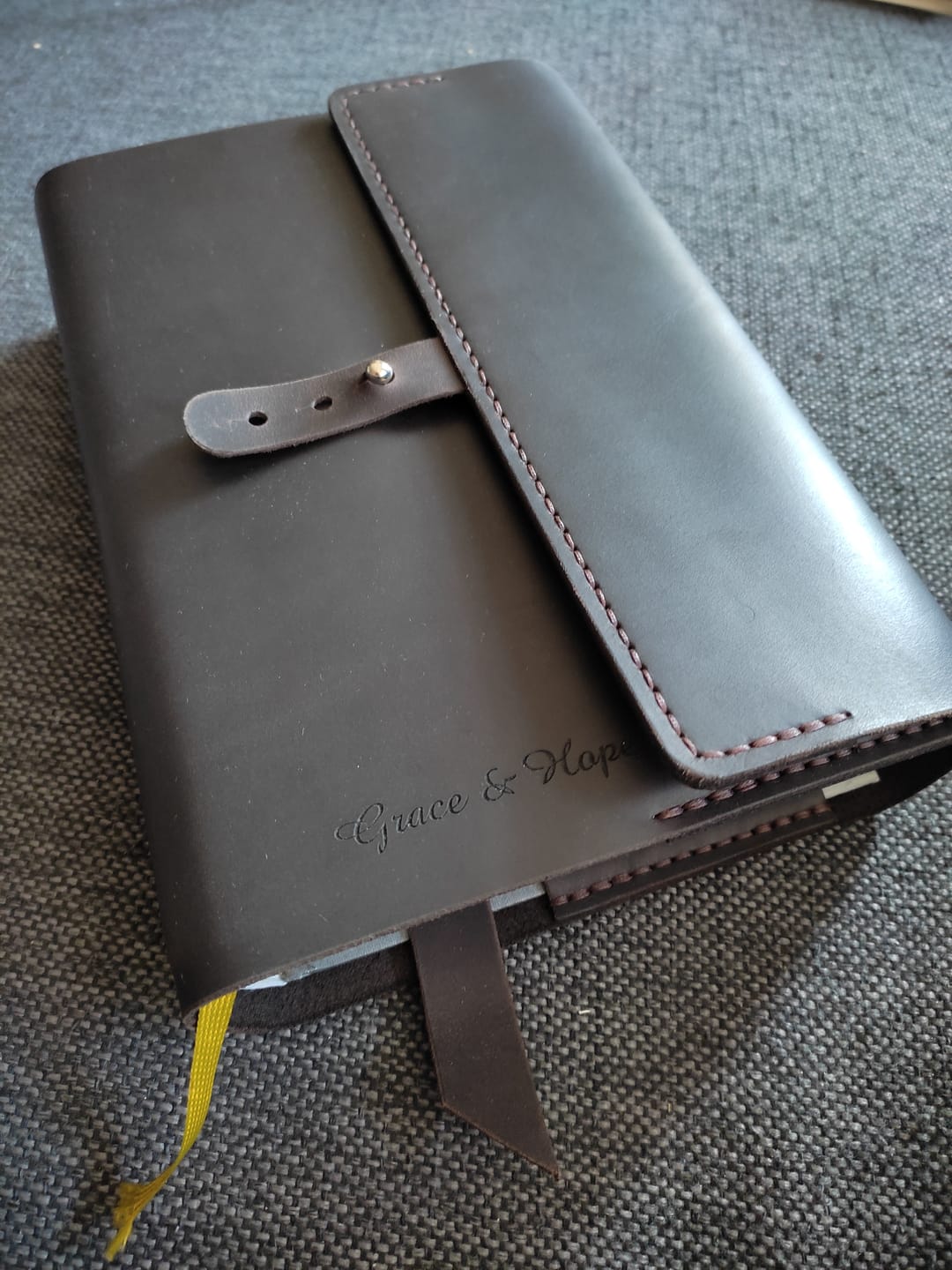 Customer photo review of Bibelhülle "Vario+" · echtes Leder · handmade Bibelhülle nach Maß