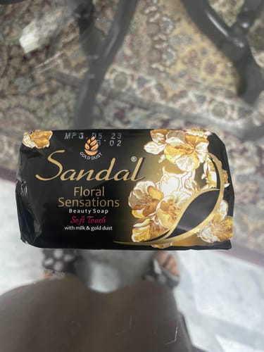 Customer photo review of Sandal Milk & Gold Dusted Whitening Soap - 125g