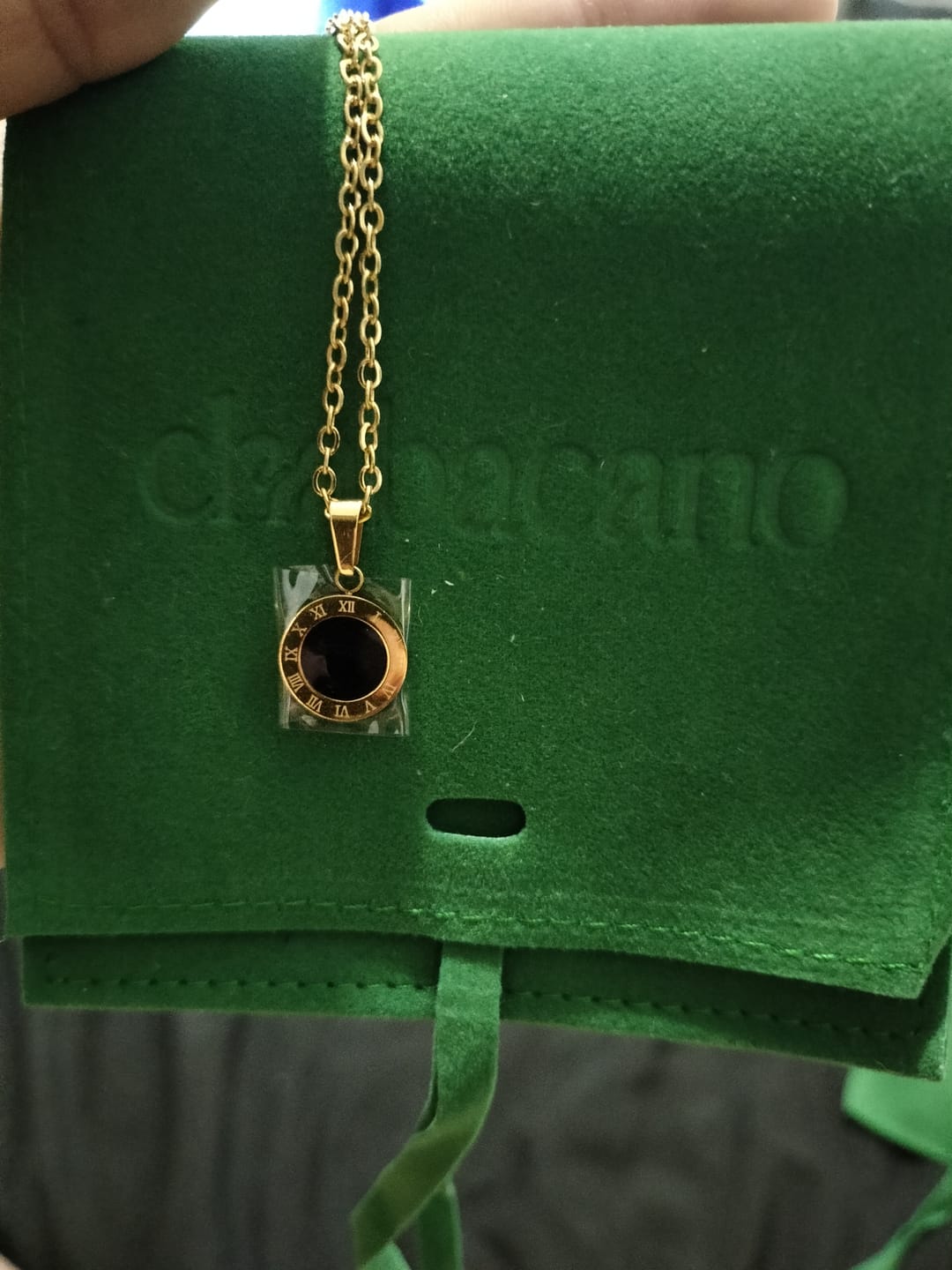 Customer photo review of Collar Medalla