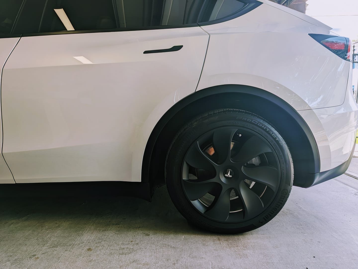 Customer photo review of TESPLUS 19'' Induction Style Wheel Cover for Model Y