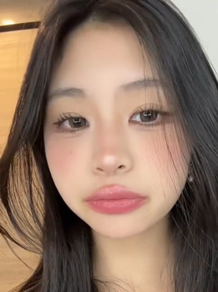 Customer photo review of Eyemoody Dark Brown | 6 Months, 2 pcs
