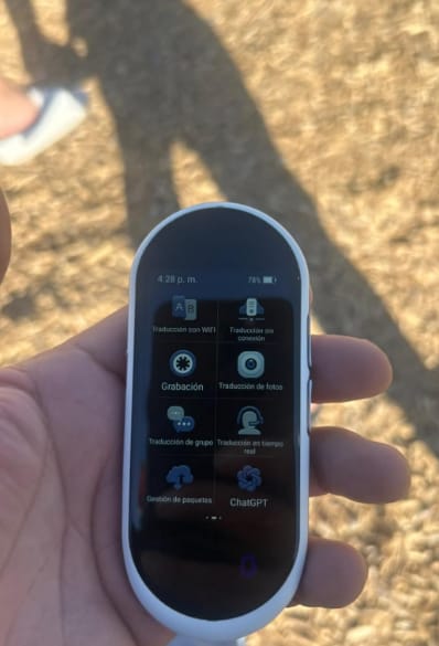 Customer photo review of Vormor Z8 Language Translator Device 138 National Languages Intelligent Translator Real-time Voice, Recording, Text Translation Device
