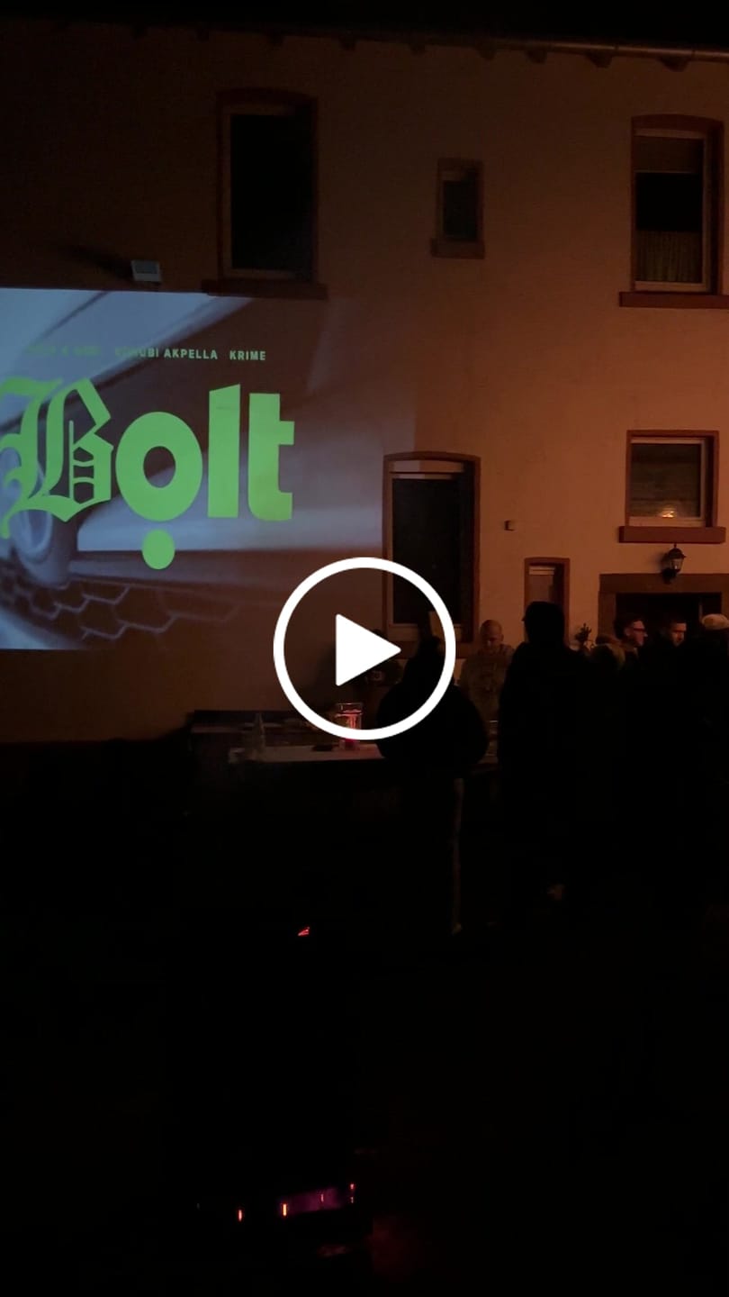 Customer video review of FeliFlixPro™ 2.0 Heimkino Projektor