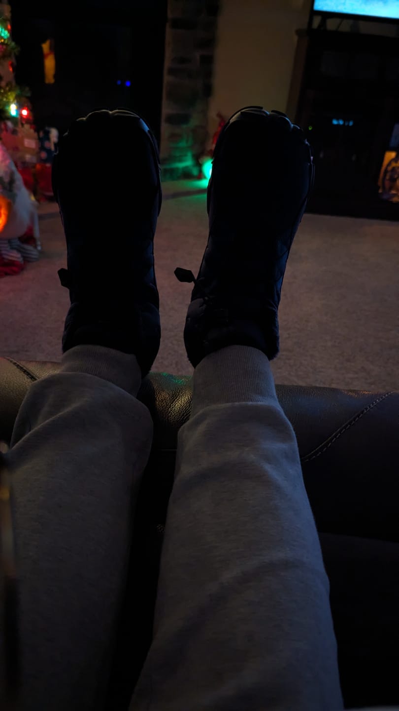 Customer photo review of Caspar Pro - Non-slip & Water-Resistant Winter Barefoot Shoe
