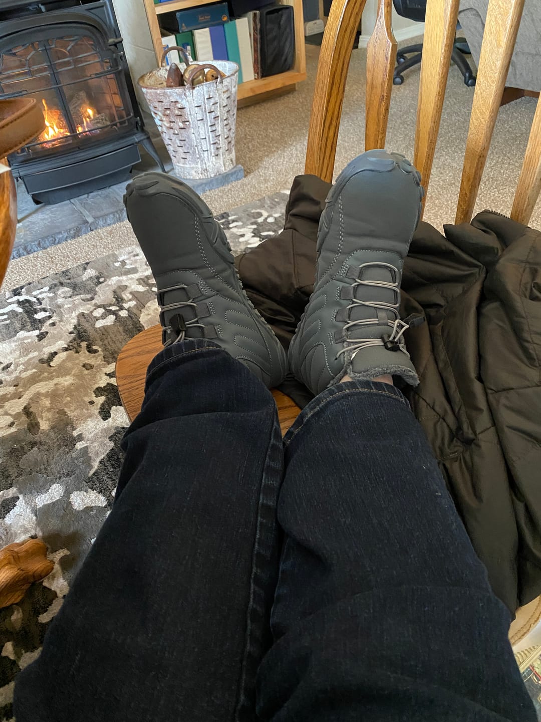 Customer photo review of Caspar Pro - Non-slip & Water-Resistant Winter Barefoot Shoe