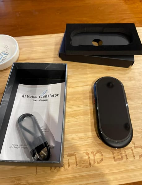 Customer photo review of Vormor Z8 Language Translator Device 138 National Languages Intelligent Translator Real-time Voice, Recording, Text Translation Device