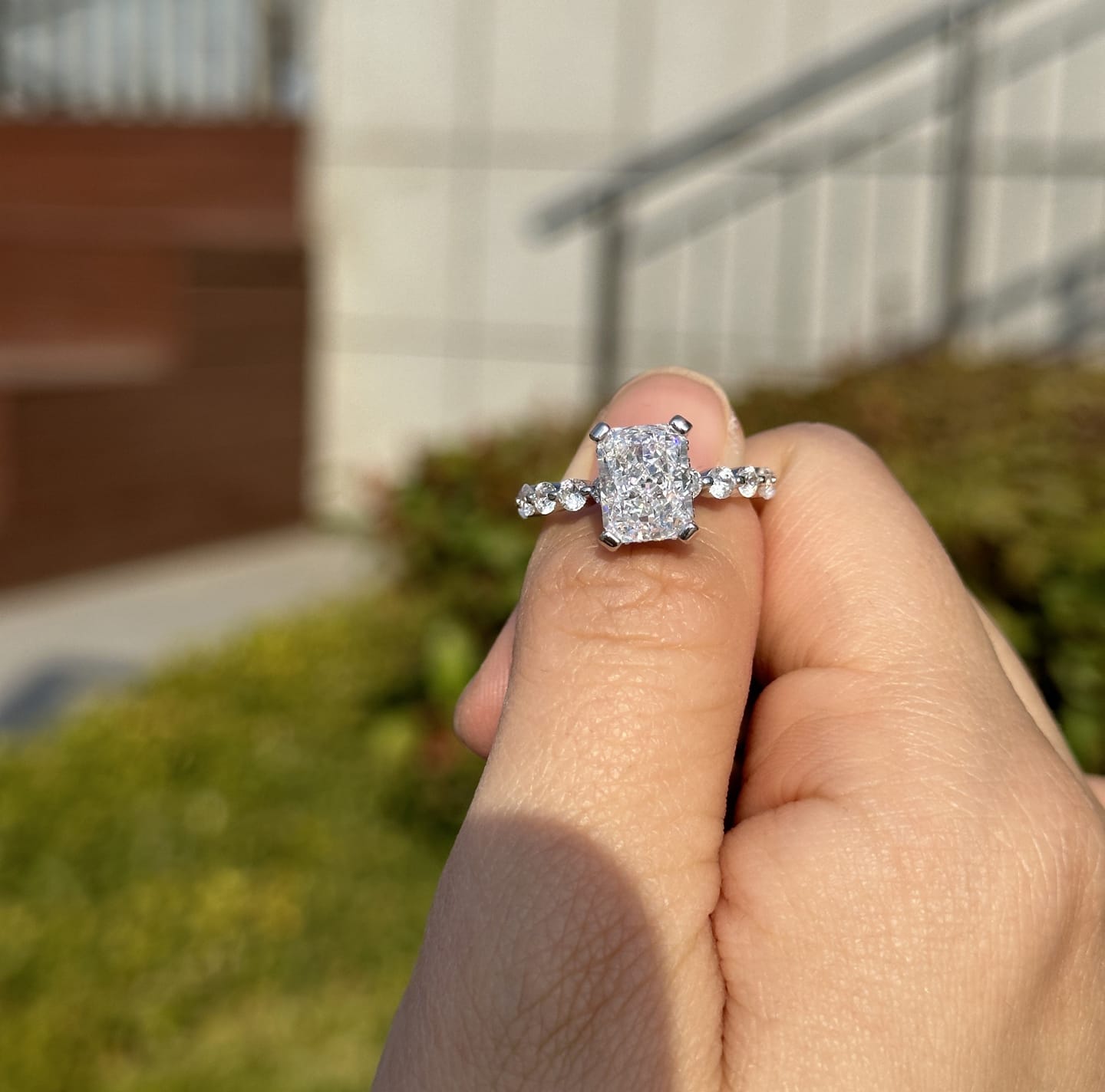 Customer photo review of Louily Vintage Crushed Ice Radiant Cut Engagement Ring