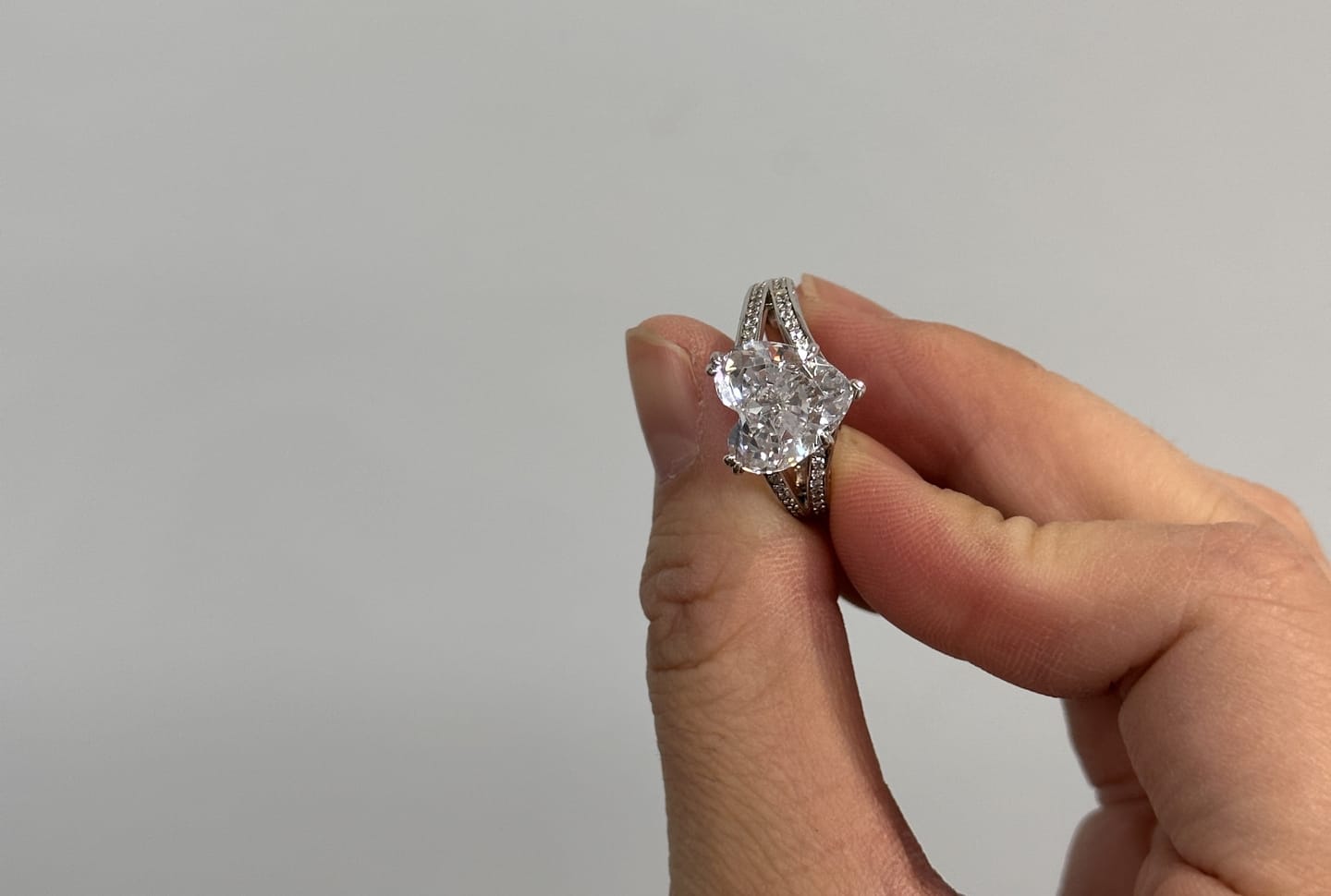 Customer photo review of Louily Exquisite 5.0 Carat Heart Cut Engagement Ring In Sterling Silver