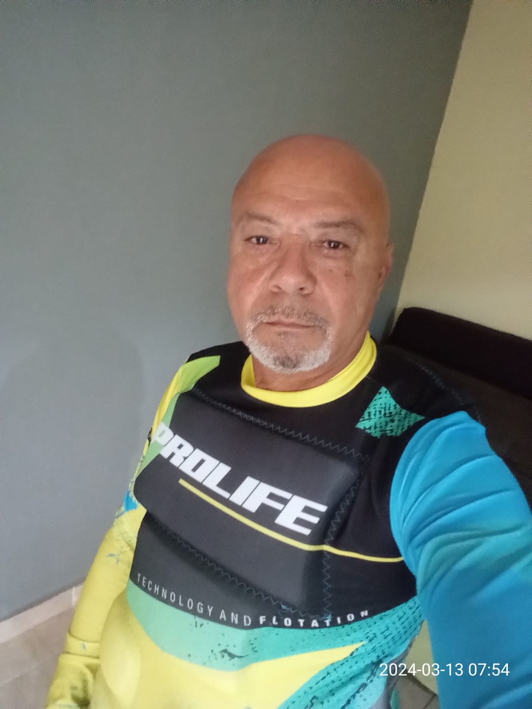 Customer photo review of Camisa Flutuadora Floater Mangas Longas Citrus