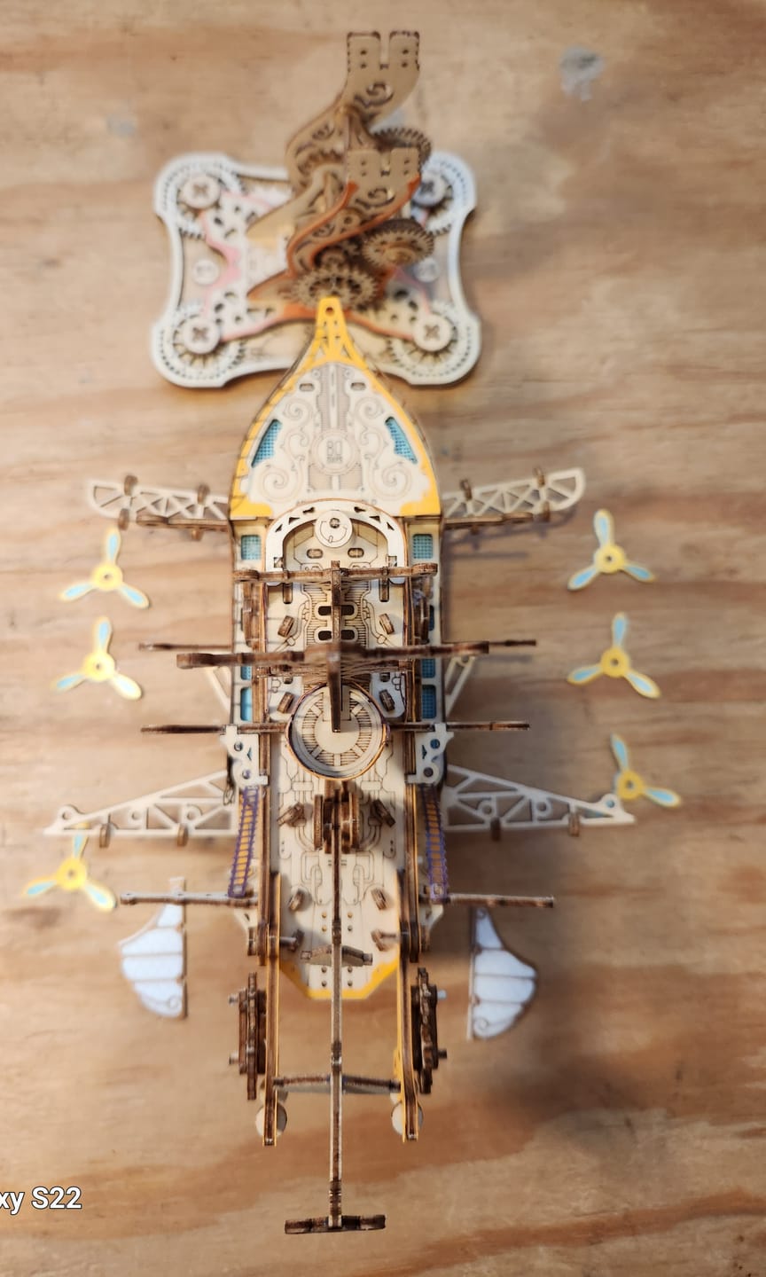 Customer photo review of ROKRGEEK Handcrafted Masterpiece Fantasy Airships