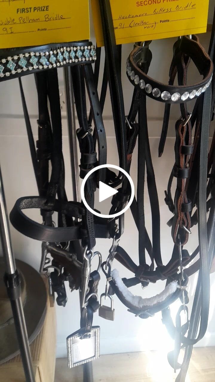 Customer video review of Leather offcuts