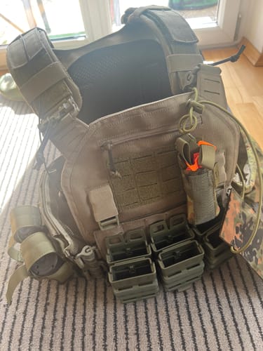 Customer photo review of SHIELD Germany Plattenträger BRAVO Steingrau Oliv - bis SK4 / NIJ IV