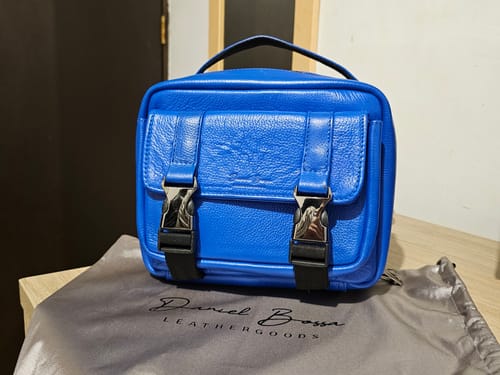 Customer photo review of Crossbody XL Coyoacán Azul Neón