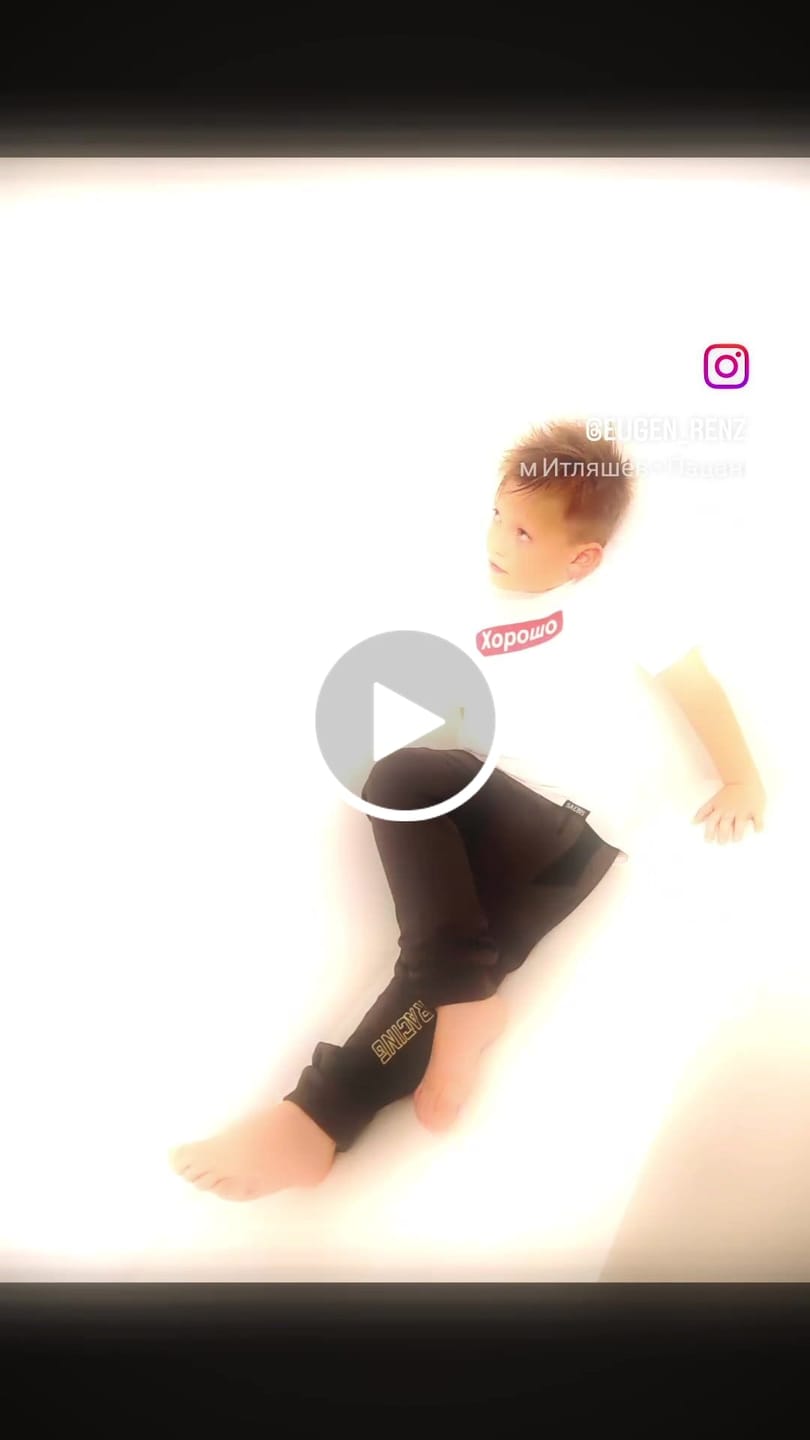 Customer video review of Horosho Kinder T-Shirt weiß by SAEBIS®