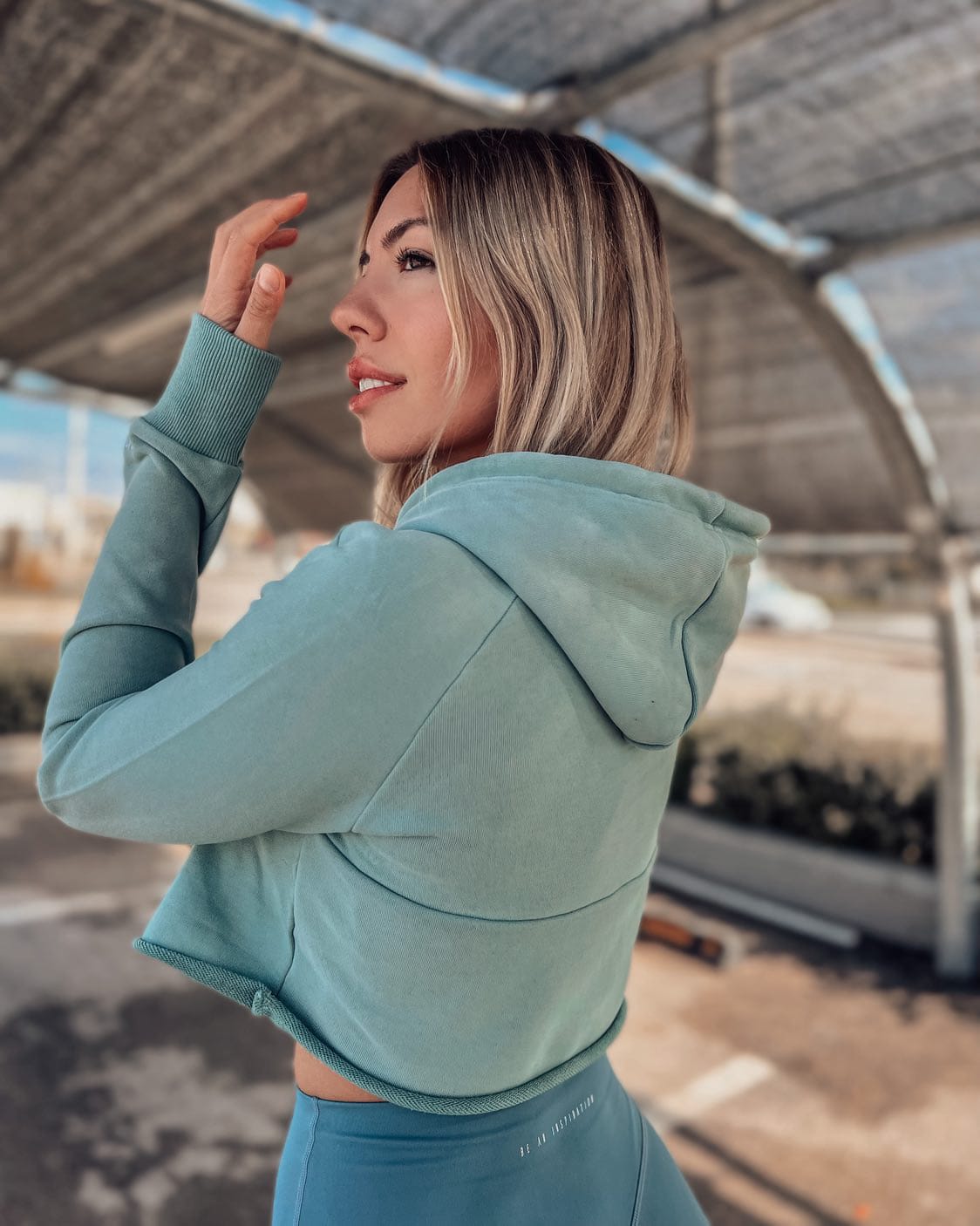Customer photo review of LIGHT BLUE CROPPED HOODIE PYTHON//FITINFINITI