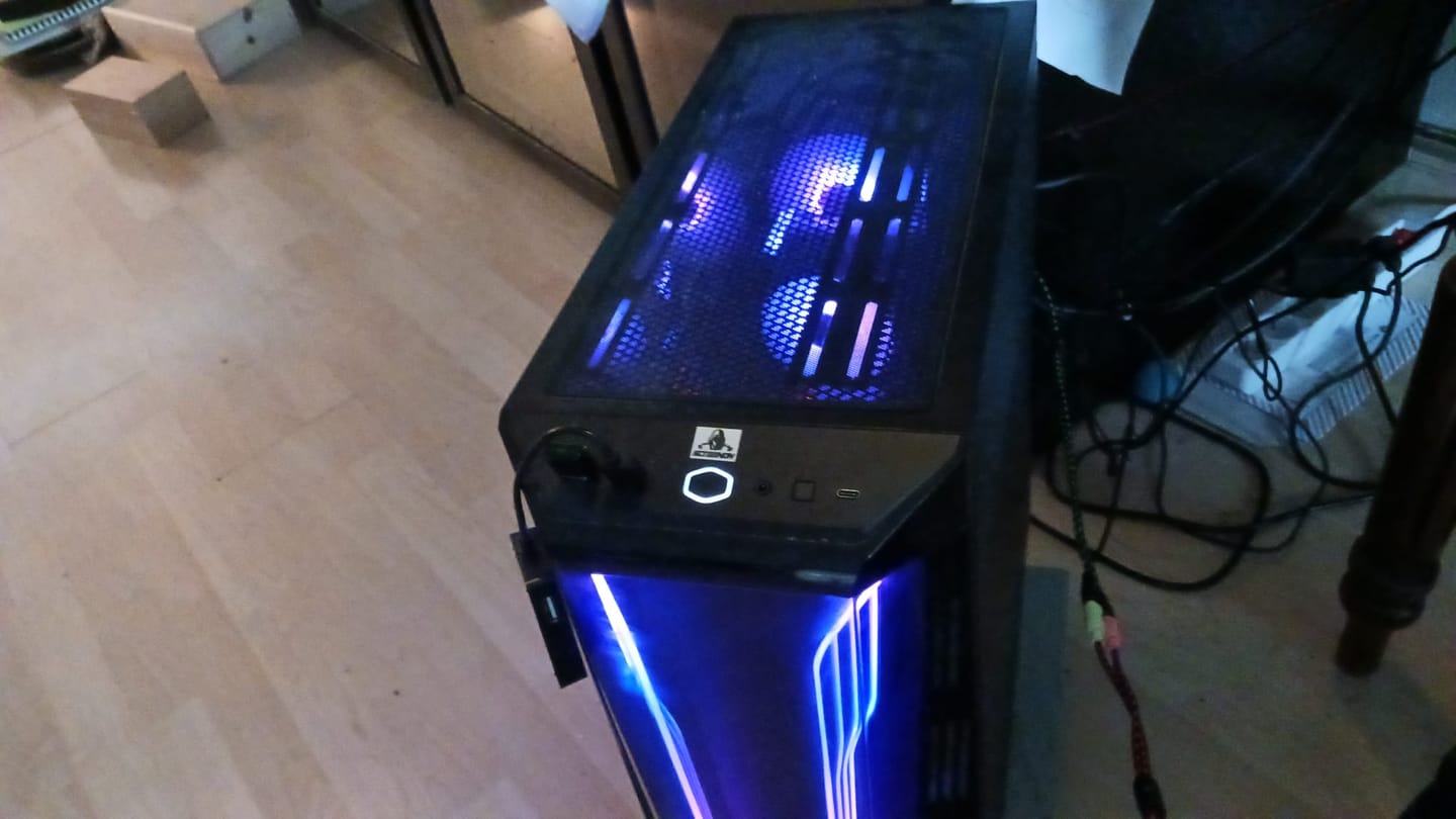 Customer photo review of ScreenON - Flight Simulator PC - FLS-A3070T-05 - Ryzen 7 5800X - 1TB M.2 NVMe SSD - RTX 3070Ti - 32GB RAM