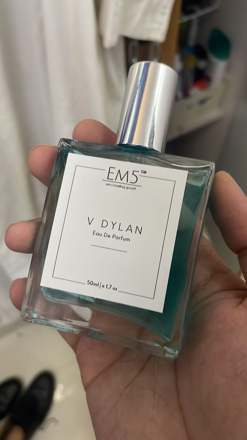 Customer photo review of EM5™ V Dylan Perfume for Men | Strong and Long Lasting | Aromatic Woody Fresh | Luxury Gift for Men | 50 ml Spray